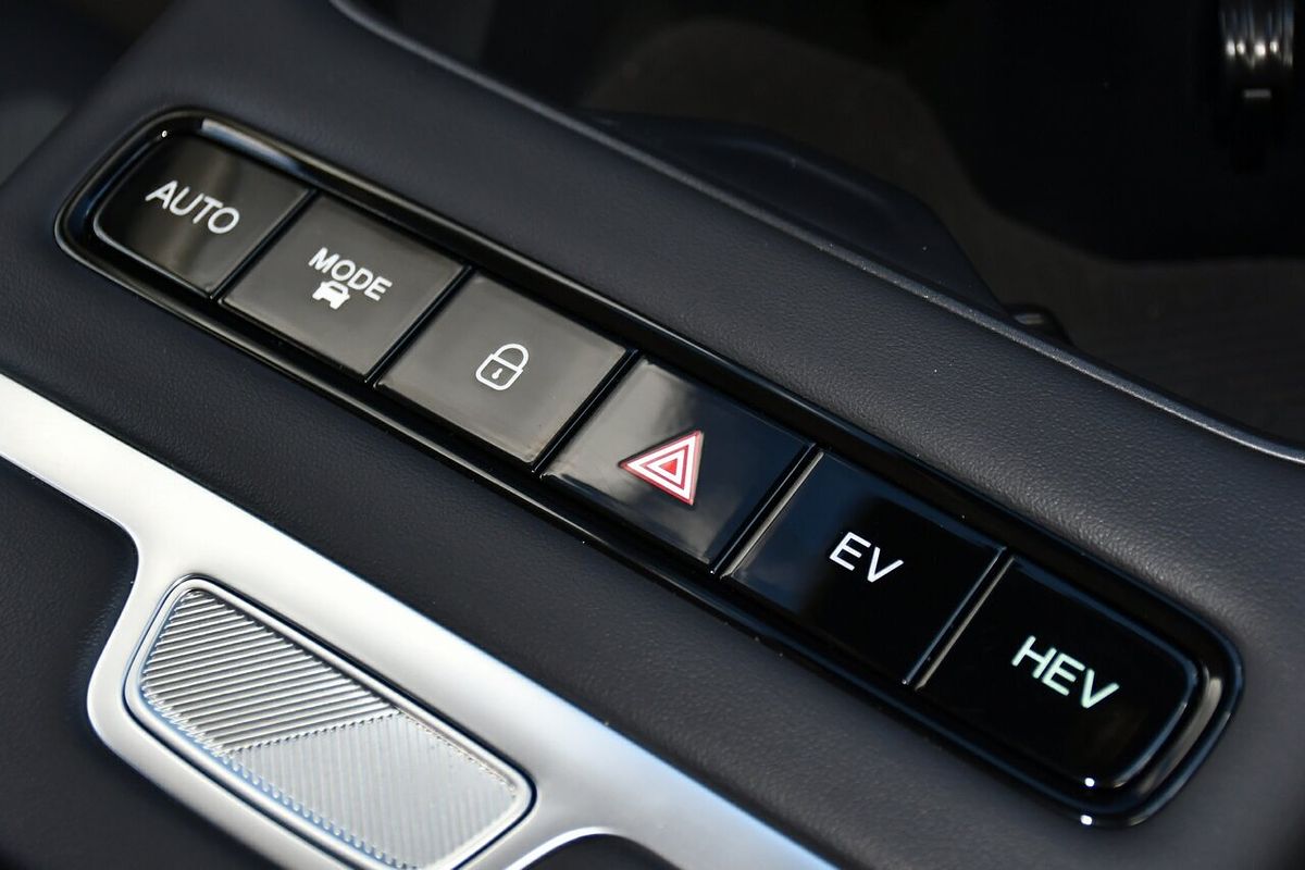 2025 Jaecoo J7 SHS Summit