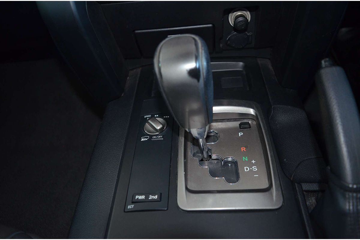 2011 Toyota Landcruiser Altitude VDJ200R