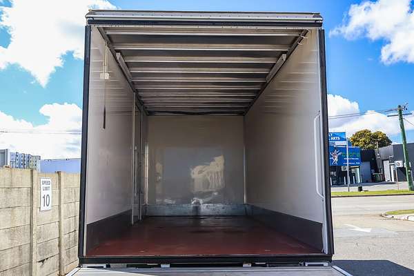 2013 Isuzu F Series FRR 500 4x2