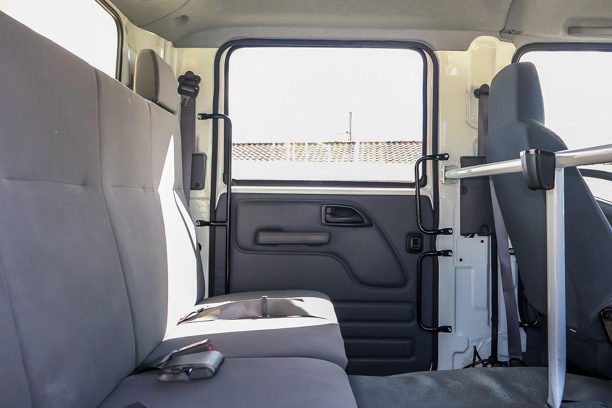 2013 Isuzu F Series FRR 500 4x2