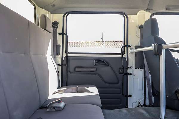 2013 Isuzu F Series FRR 500 4x2