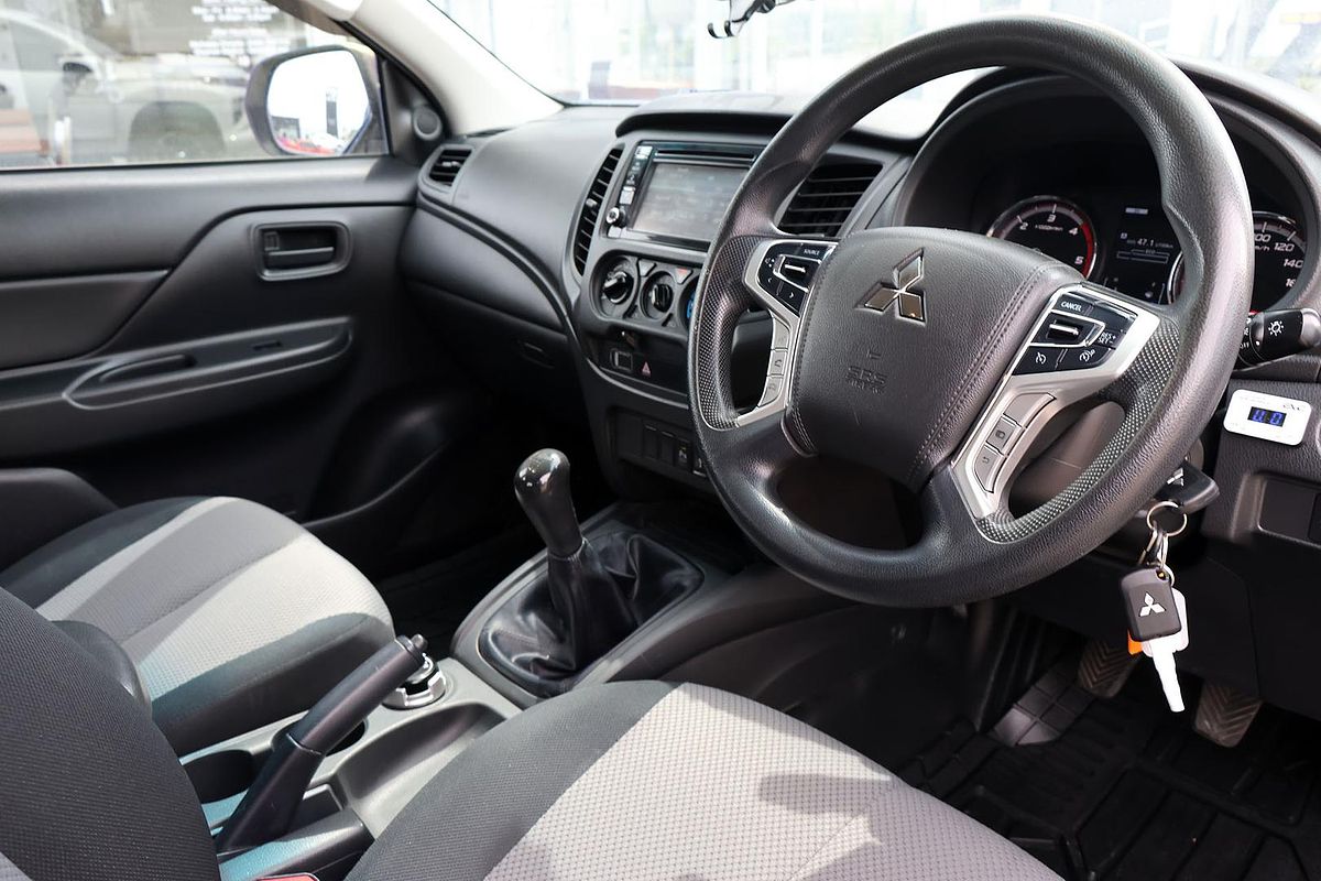 2019 Mitsubishi Triton GLX MR 4X4