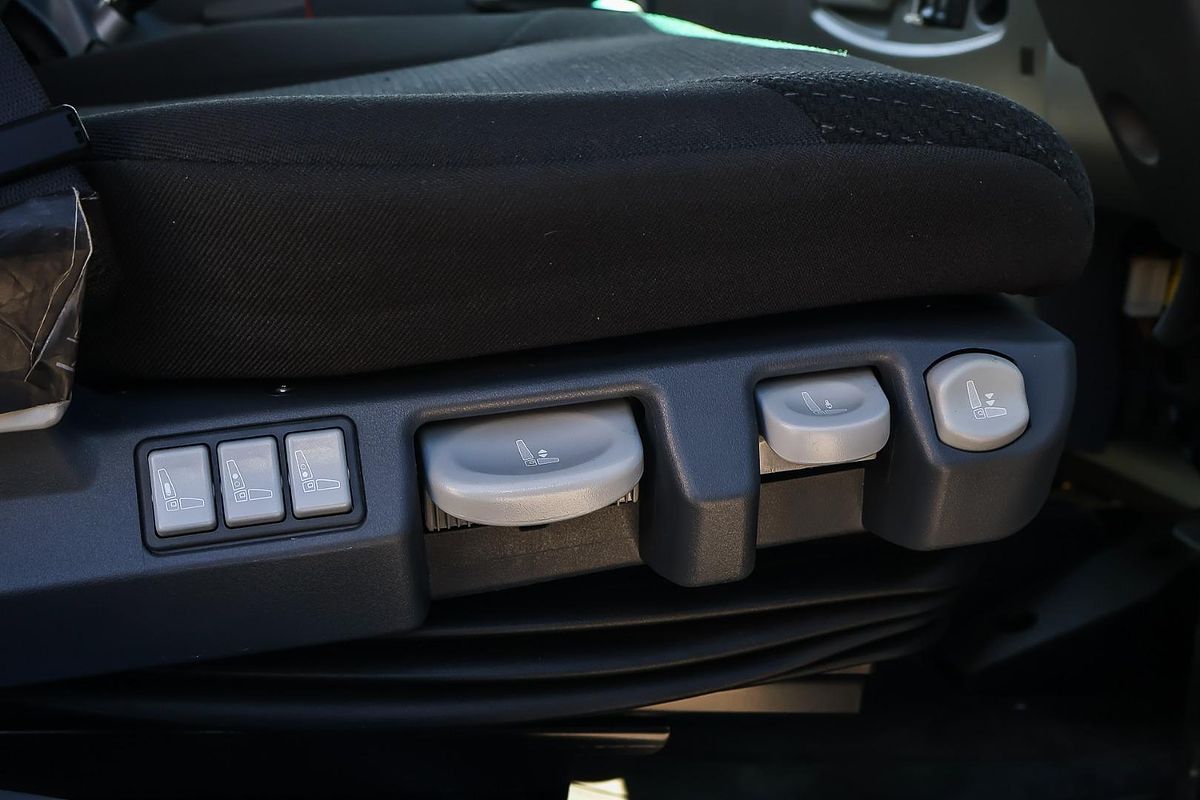 2013 Isuzu F Series FRR 500 4x2