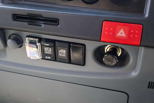 2013 Isuzu F Series FRR 500 4x2