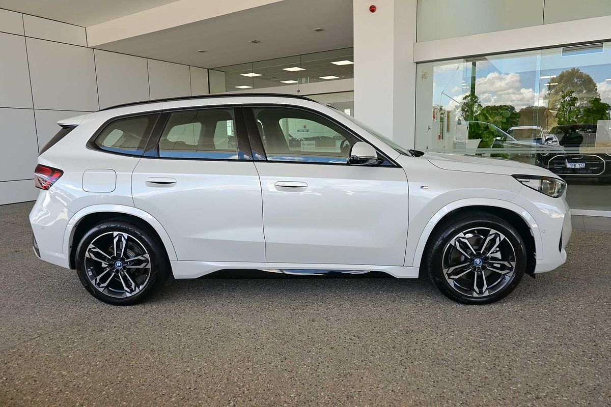 2024 BMW iX1 xDrive30 M Sport U11
