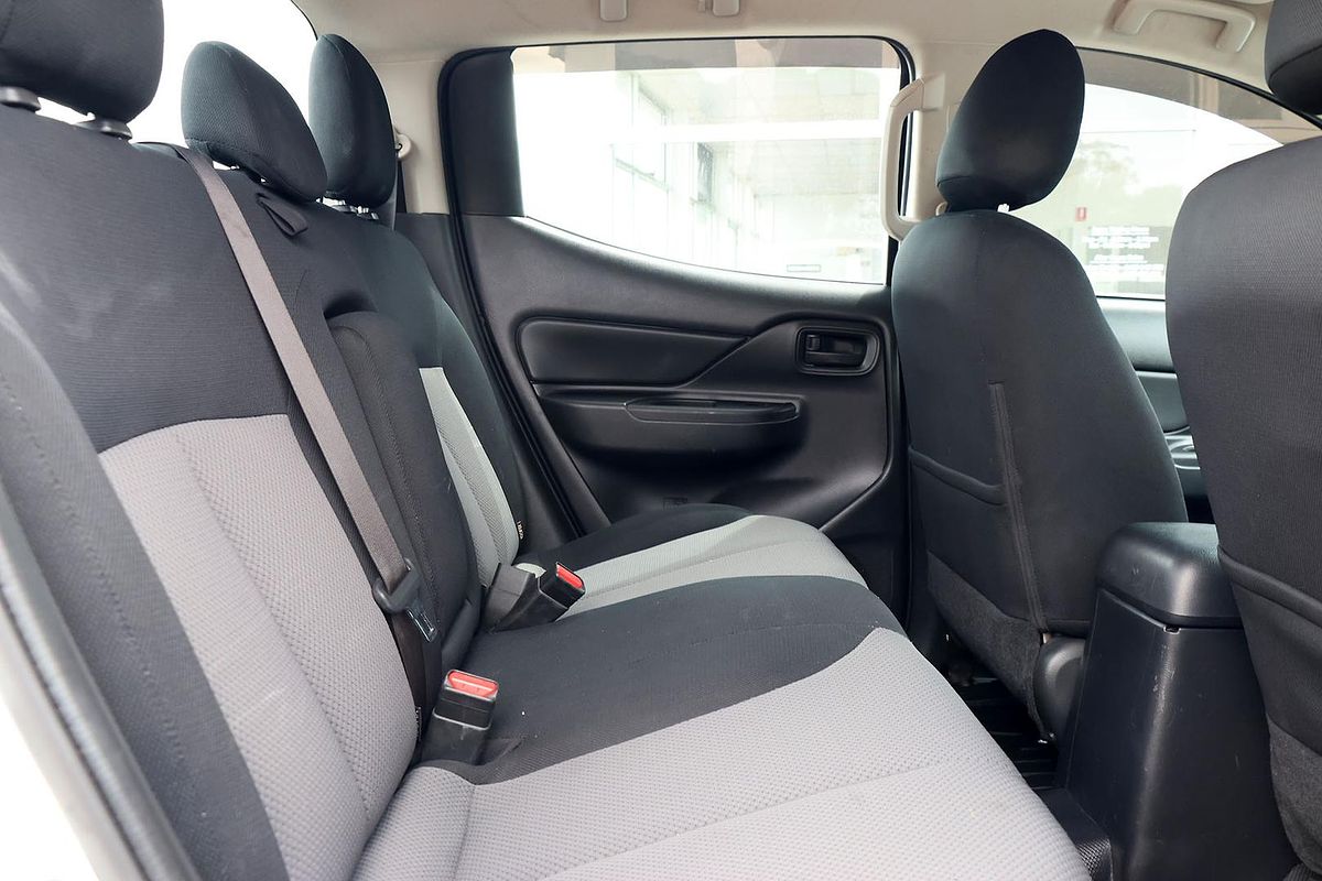 2019 Mitsubishi Triton GLX MR 4X4