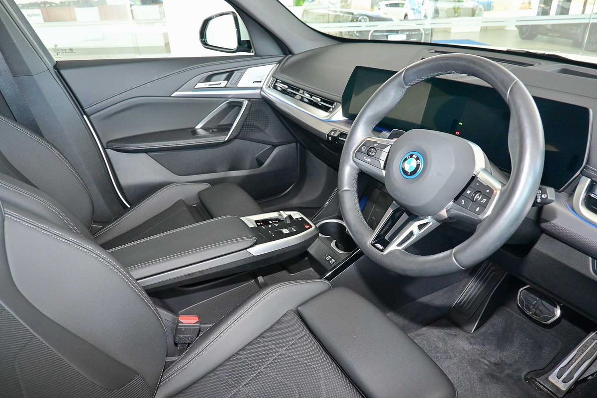 2024 BMW iX1 xDrive30 M Sport U11