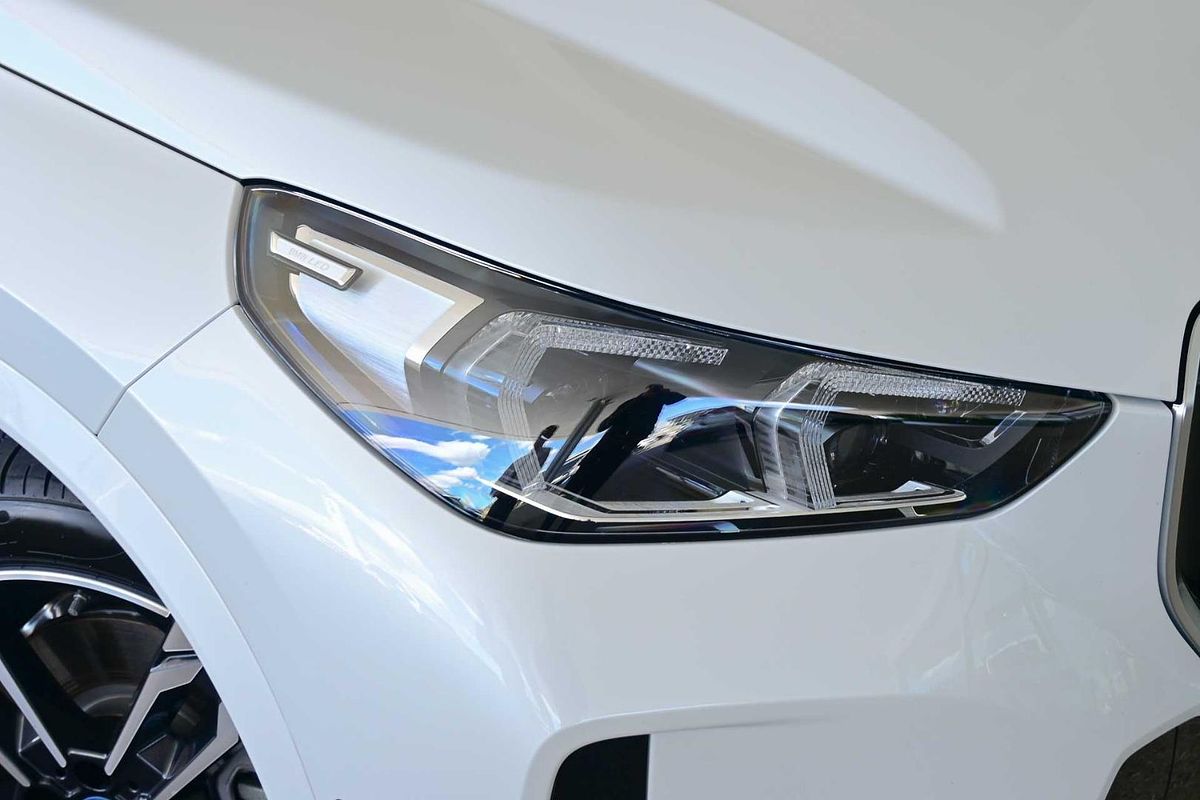 2024 BMW iX1 xDrive30 M Sport U11