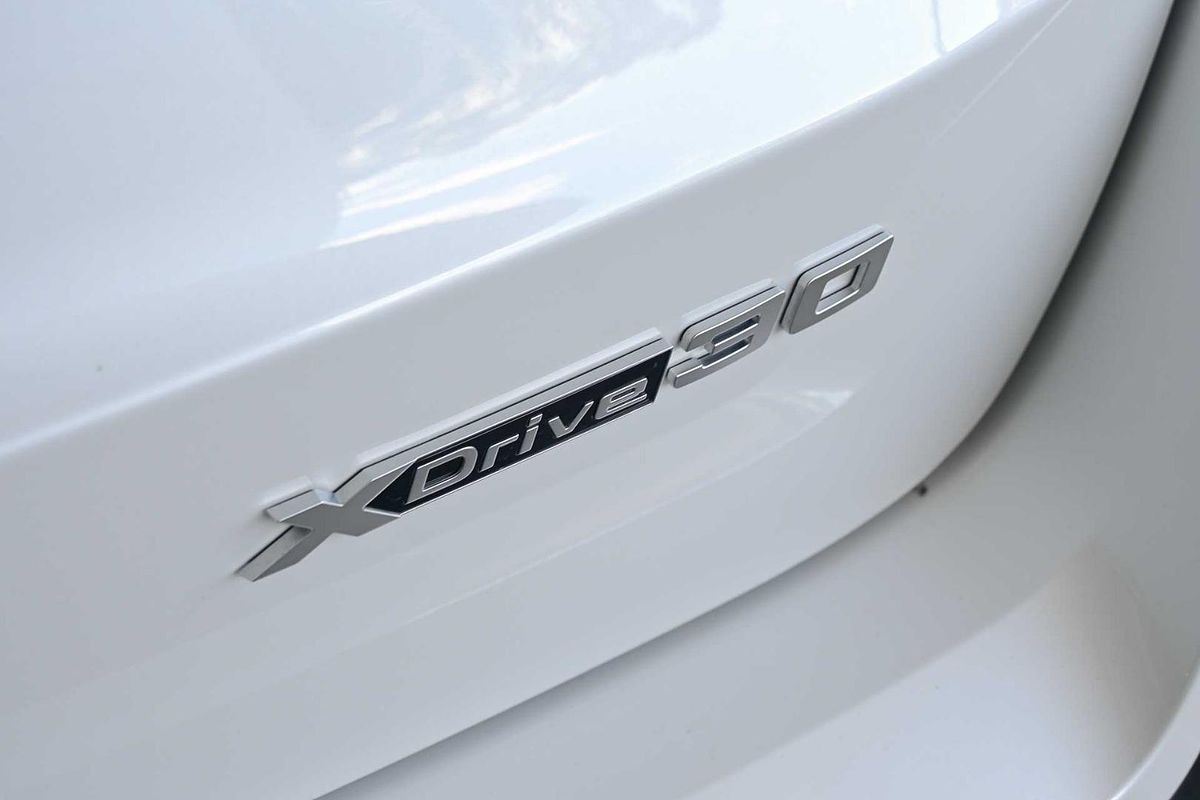 2024 BMW iX1 xDrive30 M Sport U11