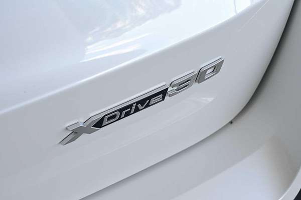 2024 BMW iX1 xDrive30 M Sport U11