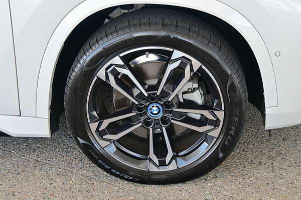 2024 BMW iX1 xDrive30 M Sport U11