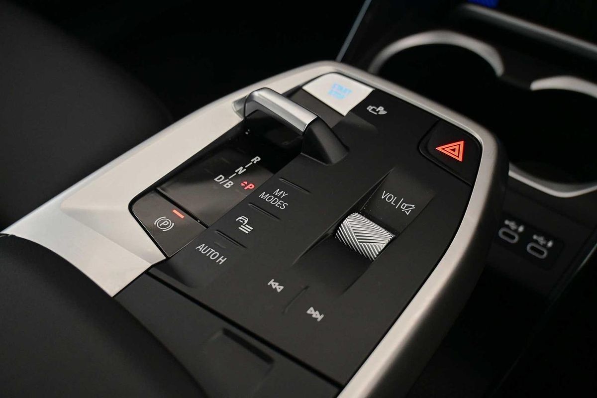 2024 BMW iX1 xDrive30 M Sport U11