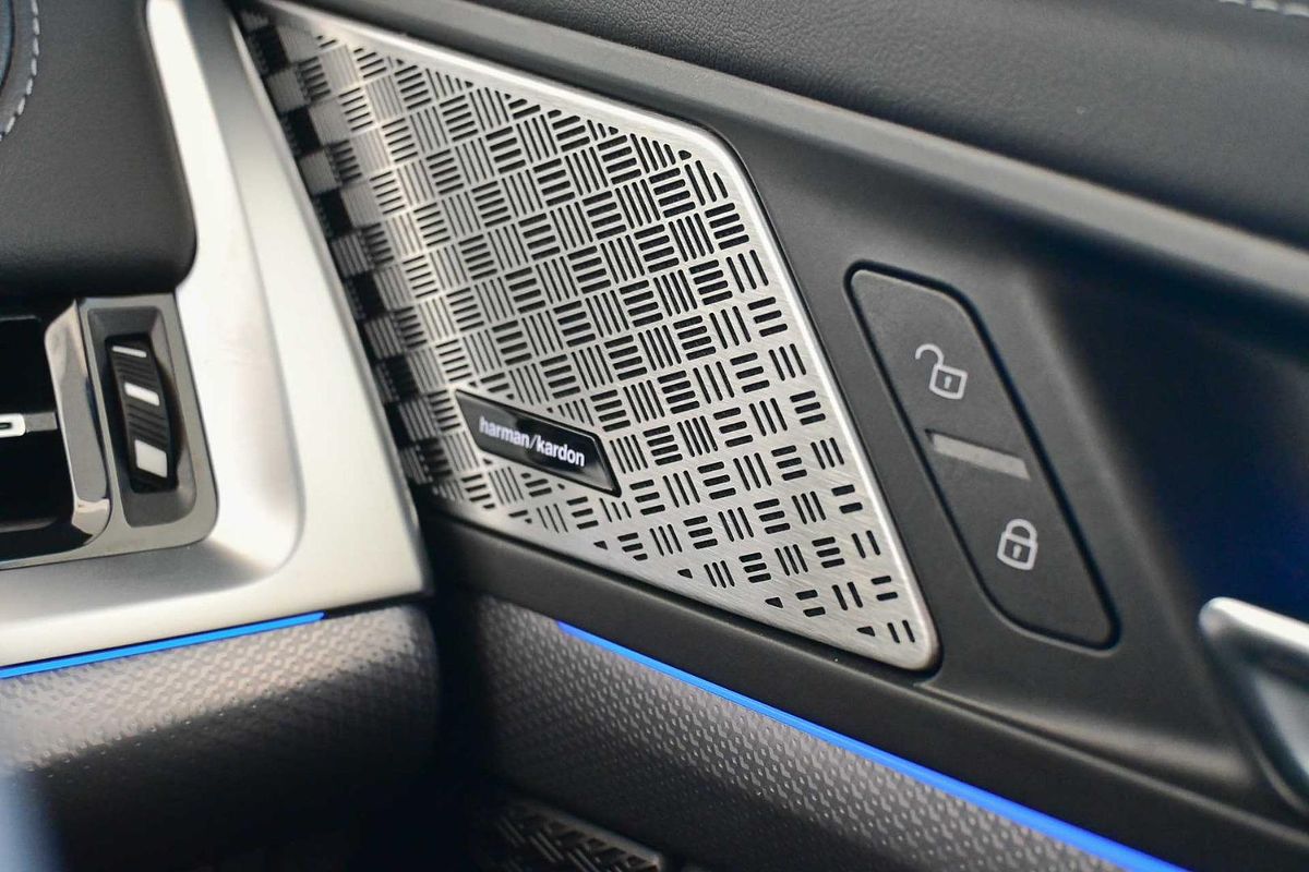 2024 BMW iX1 xDrive30 M Sport U11