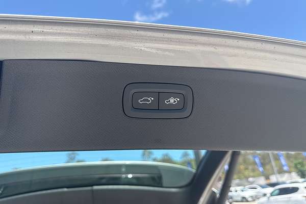 2023 Volvo XC90 Ultimate B6 Bright