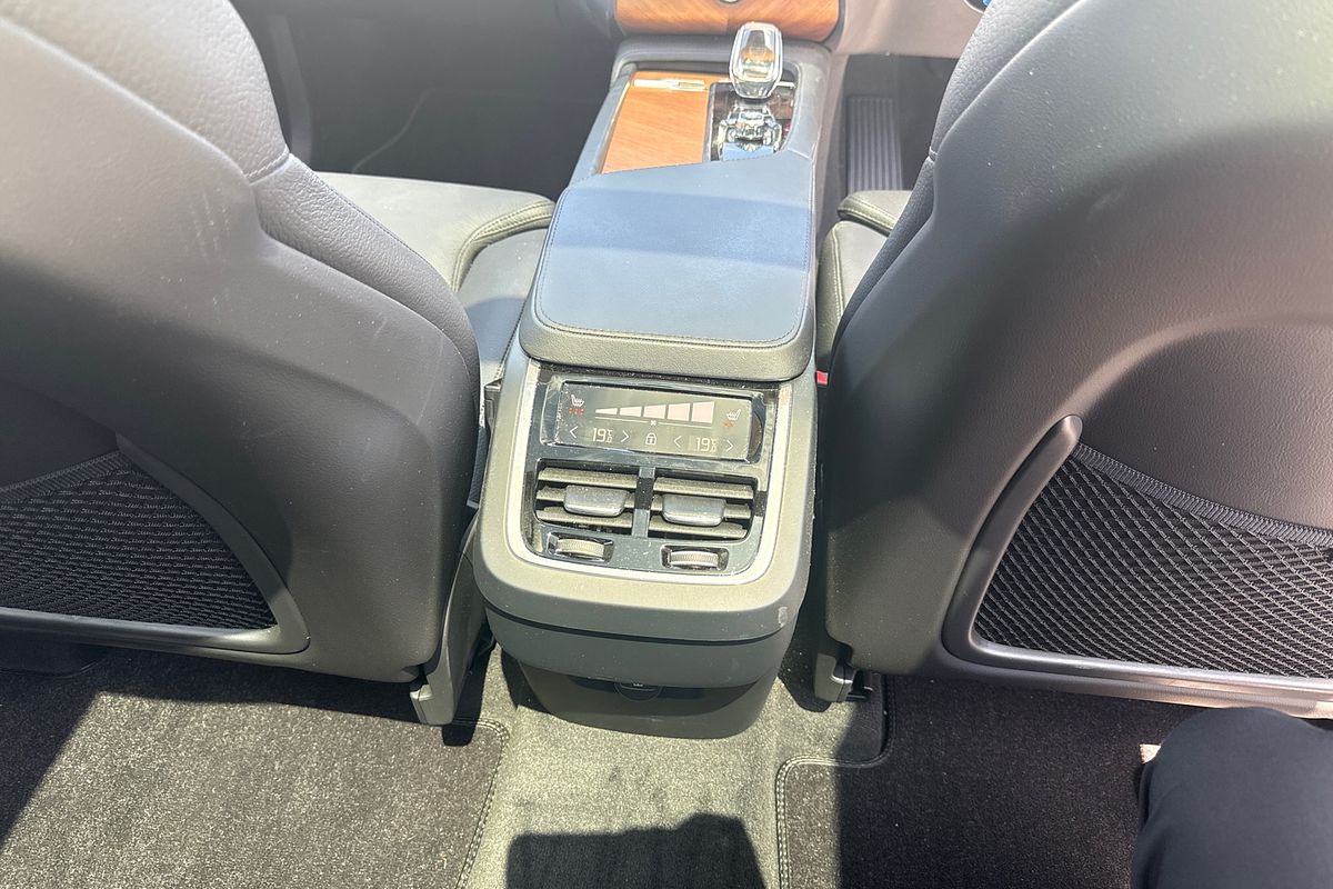 2023 Volvo XC90 Ultimate B6 Bright