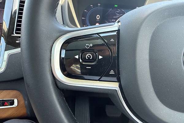 2023 Volvo XC90 Ultimate B6 Bright