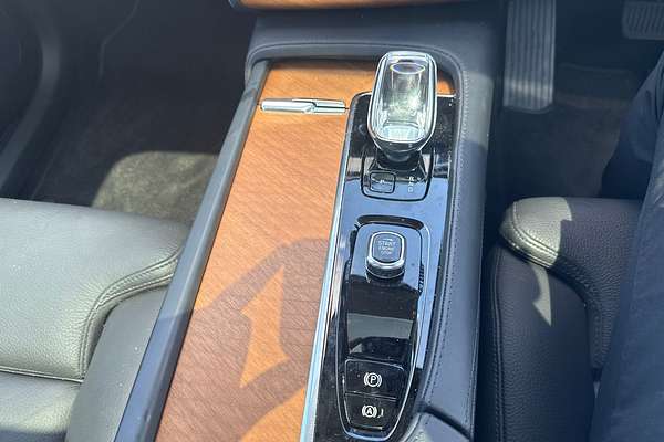 2023 Volvo XC90 Ultimate B6 Bright