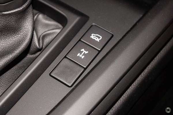 2025 Isuzu D-MAX SX 4X4