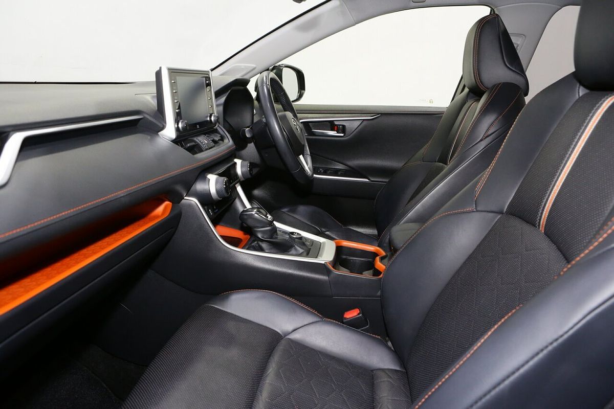 2020 Toyota RAV4 Edge AXAA54R