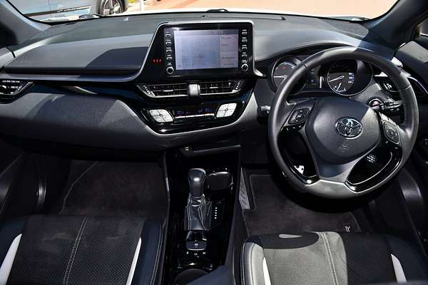 2022 Toyota C-HR GR Sport ZYX10R