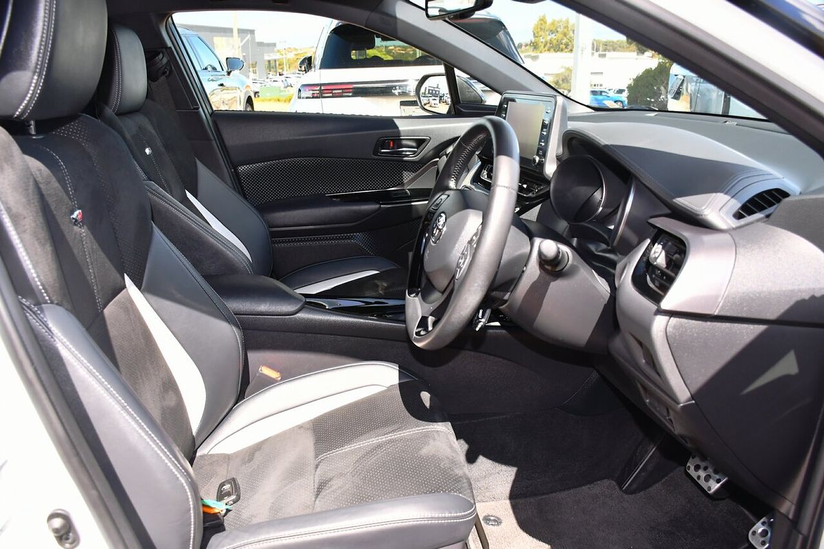 2022 Toyota C-HR GR Sport ZYX10R