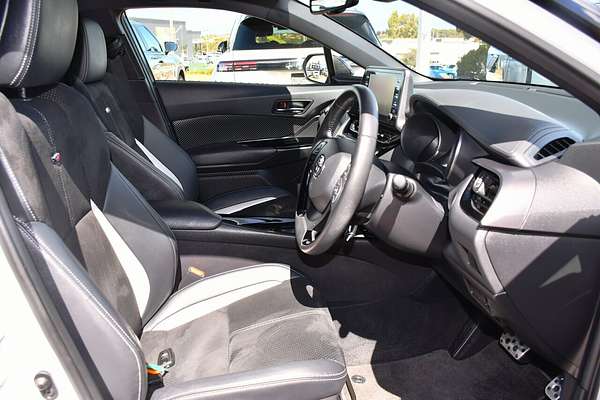2022 Toyota C-HR GR Sport ZYX10R