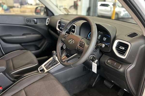 2025 Hyundai Venue Active QX.V5