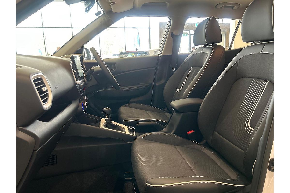 2025 Hyundai Venue Active QX.V5