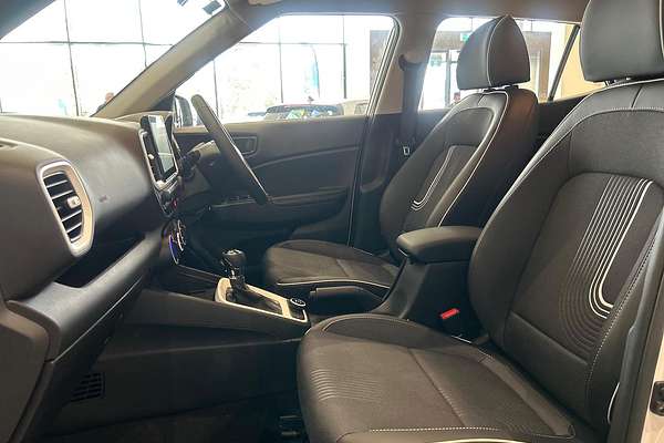 2025 Hyundai Venue Active QX.V5