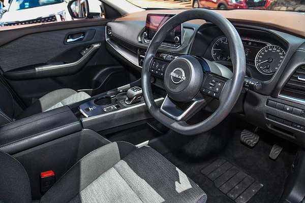 2024 Nissan X-TRAIL ST T33