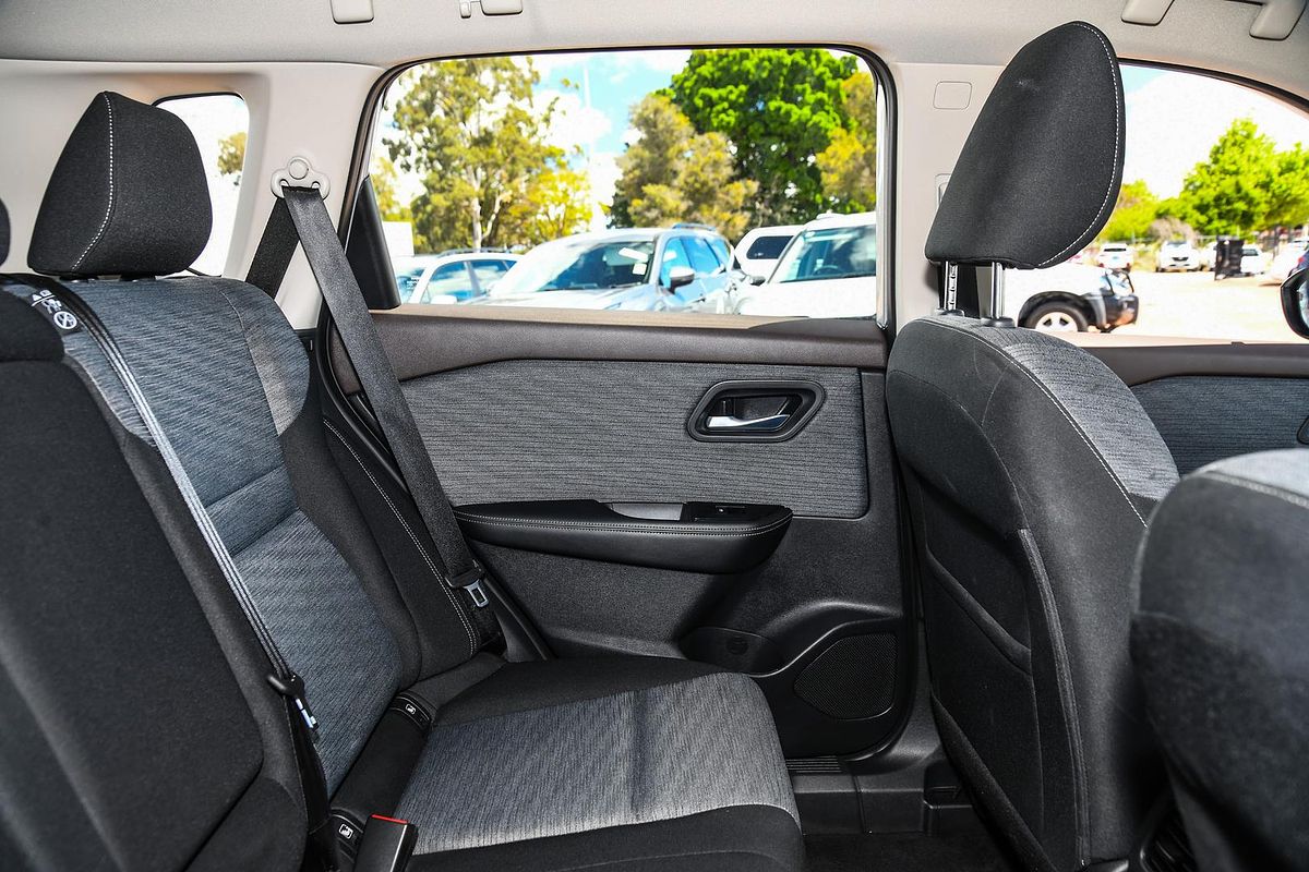 2024 Nissan X-TRAIL ST T33