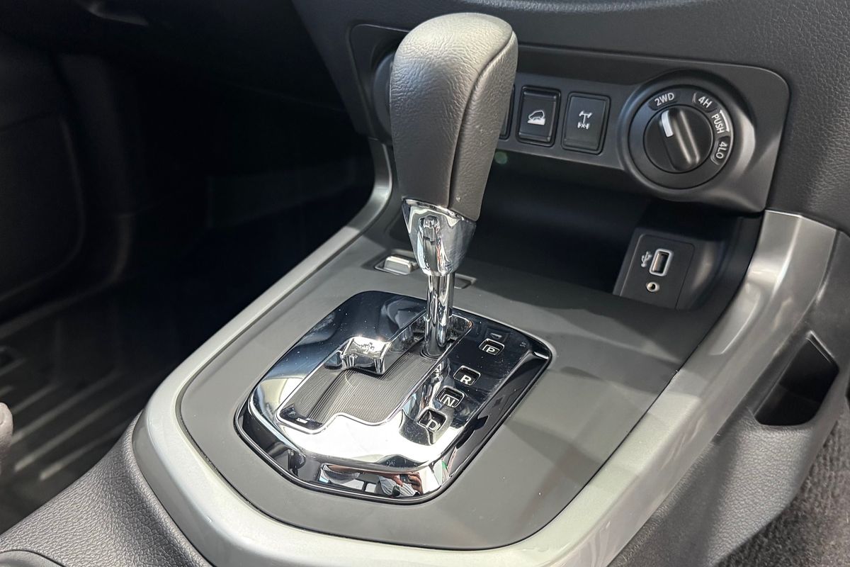 2024 Nissan Navara Black Edition D23 4X4