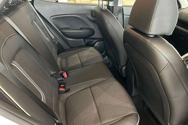 2025 Hyundai Venue Active QX.V5