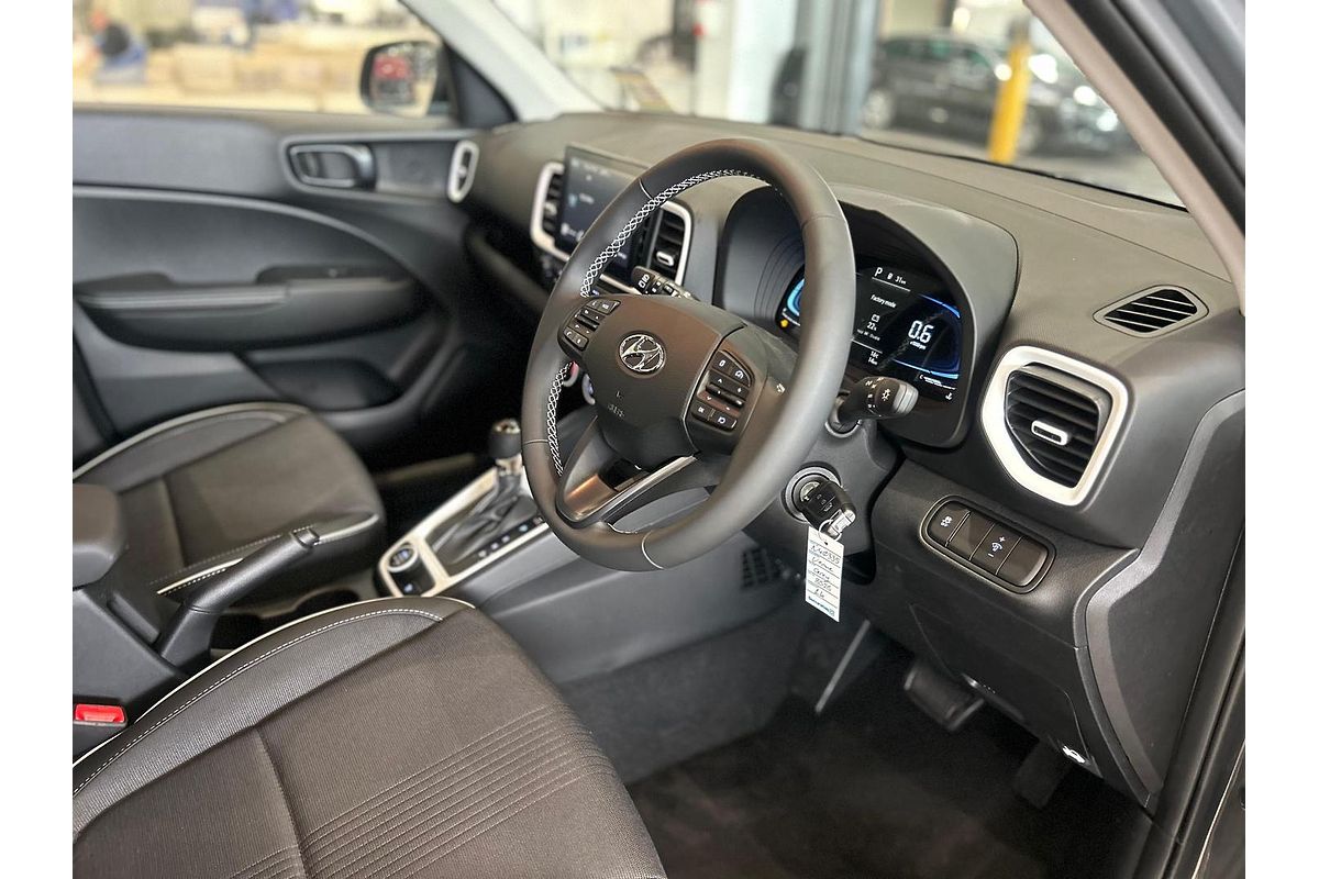 2025 Hyundai Venue Active QX.V5