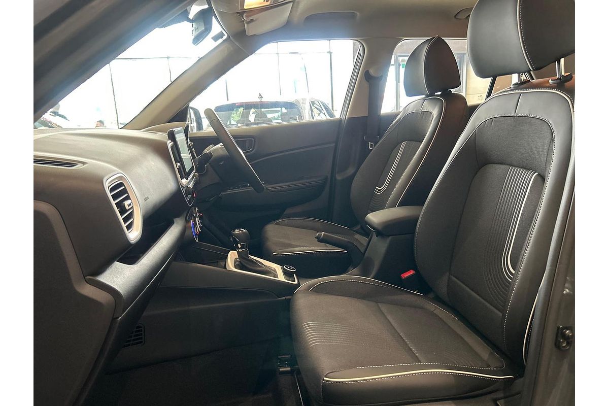 2025 Hyundai Venue Active QX.V5