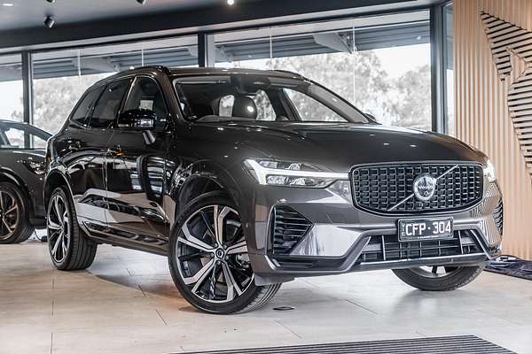 2022 Volvo XC60 Recharge Ultimate T8 Plug-In Hybrid