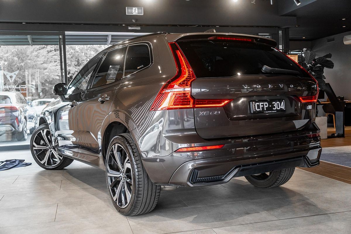 2022 Volvo XC60 Recharge Ultimate T8 Plug-In Hybrid
