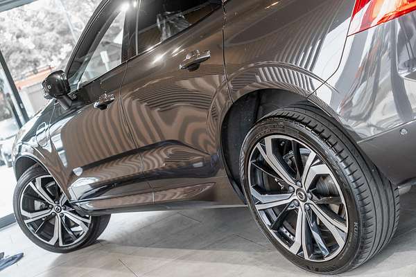 2022 Volvo XC60 Recharge Ultimate T8 Plug-In Hybrid