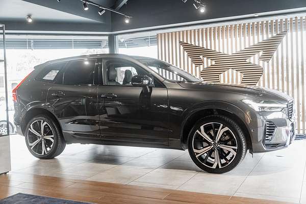 2022 Volvo XC60 Recharge Ultimate T8 Plug-In Hybrid