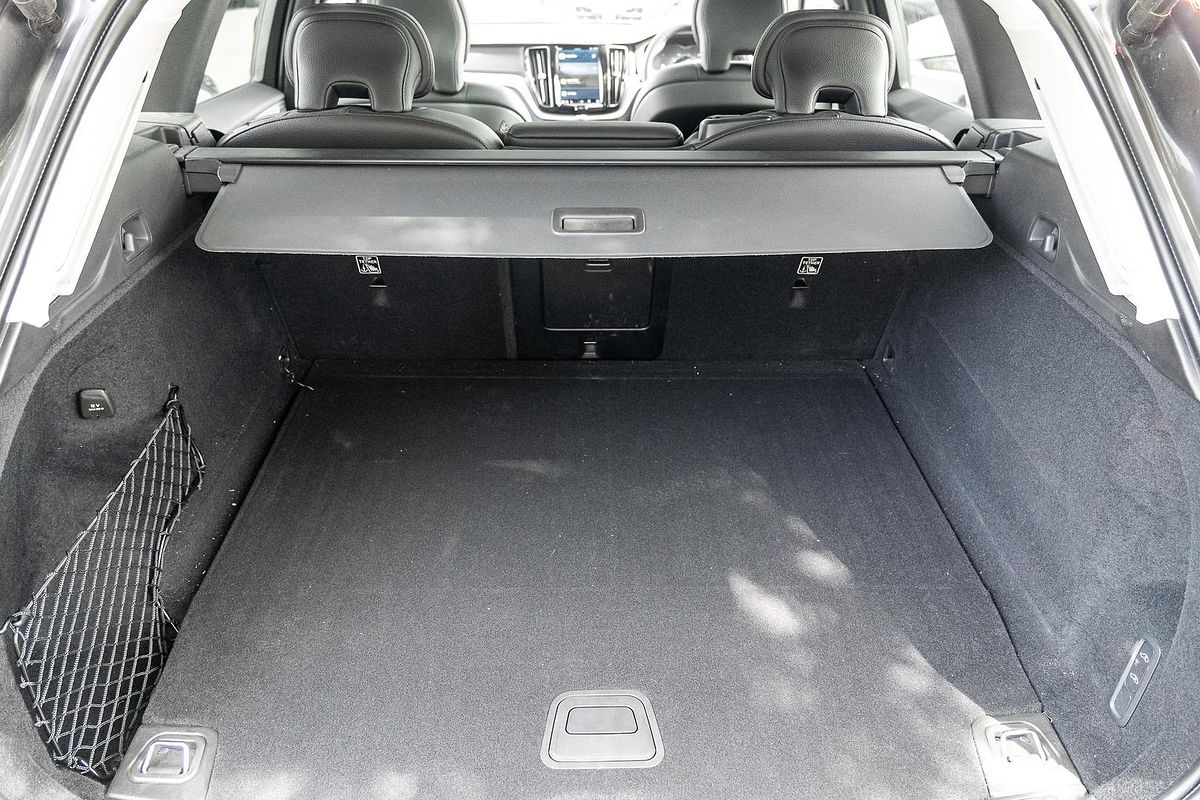 2022 Volvo XC60 Recharge Ultimate T8 Plug-In Hybrid
