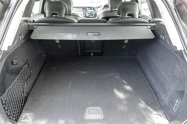 2022 Volvo XC60 Recharge Ultimate T8 Plug-In Hybrid