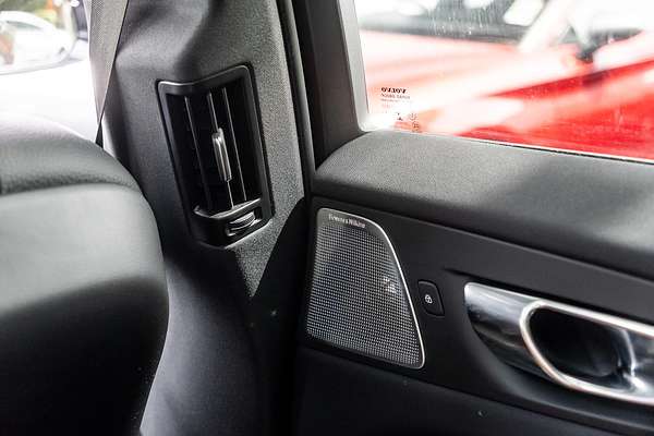 2022 Volvo XC60 Recharge Ultimate T8 Plug-In Hybrid