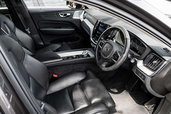 2022 Volvo XC60 Recharge Ultimate T8 Plug-In Hybrid