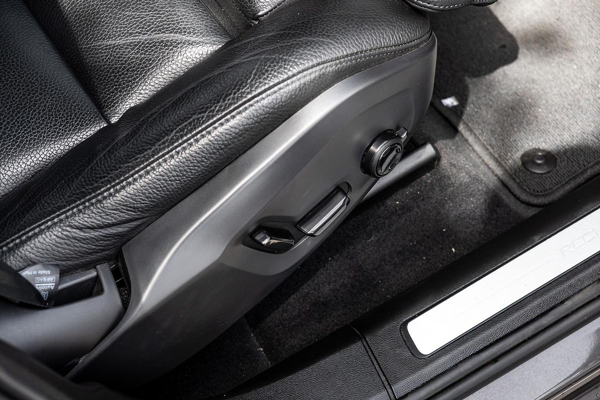 2022 Volvo XC60 Recharge Ultimate T8 Plug-In Hybrid
