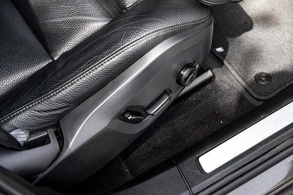 2022 Volvo XC60 Recharge Ultimate T8 Plug-In Hybrid