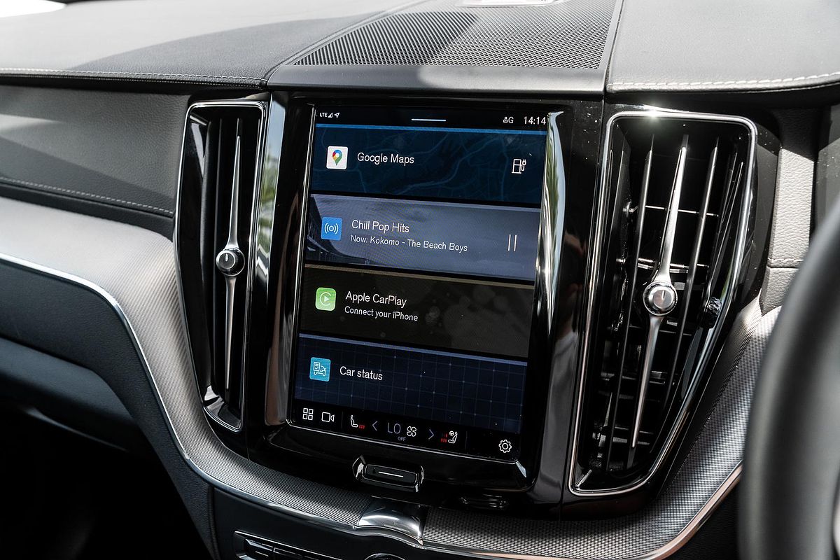 2022 Volvo XC60 Recharge Ultimate T8 Plug-In Hybrid