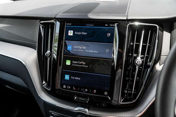 2022 Volvo XC60 Recharge Ultimate T8 Plug-In Hybrid