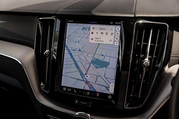 2022 Volvo XC60 Recharge Ultimate T8 Plug-In Hybrid