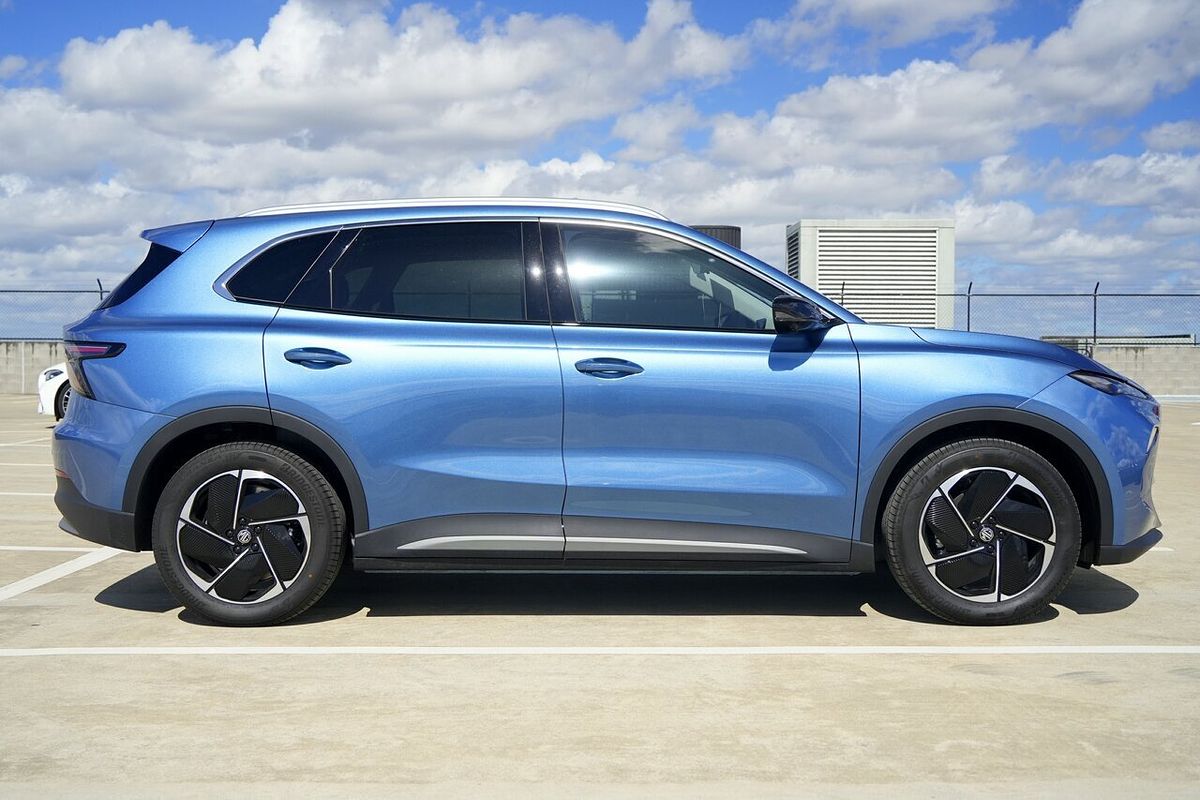 SOLD 2025 MG MGS5 EV Essence 62 in Piccadilly Blue Metallic | New SUV ...