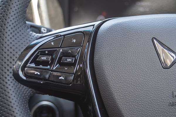 2025 Mahindra XUV3XO AX7L